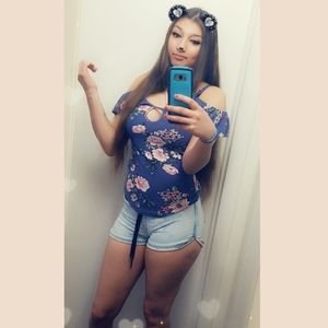 Meet your Posher, Denise